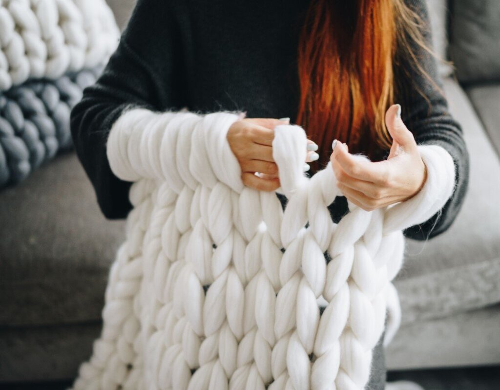 Hand Knitting Chunky Blankets Dec.12th 6:30p-8:30p