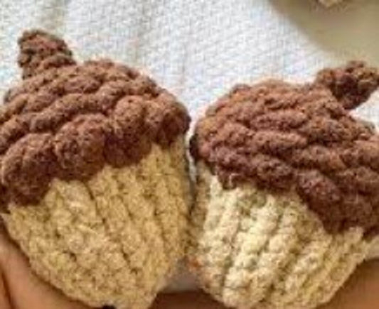 Hand Knitting Chunky Acorn Pillow Sep. 26th 6:30p - 8:30p